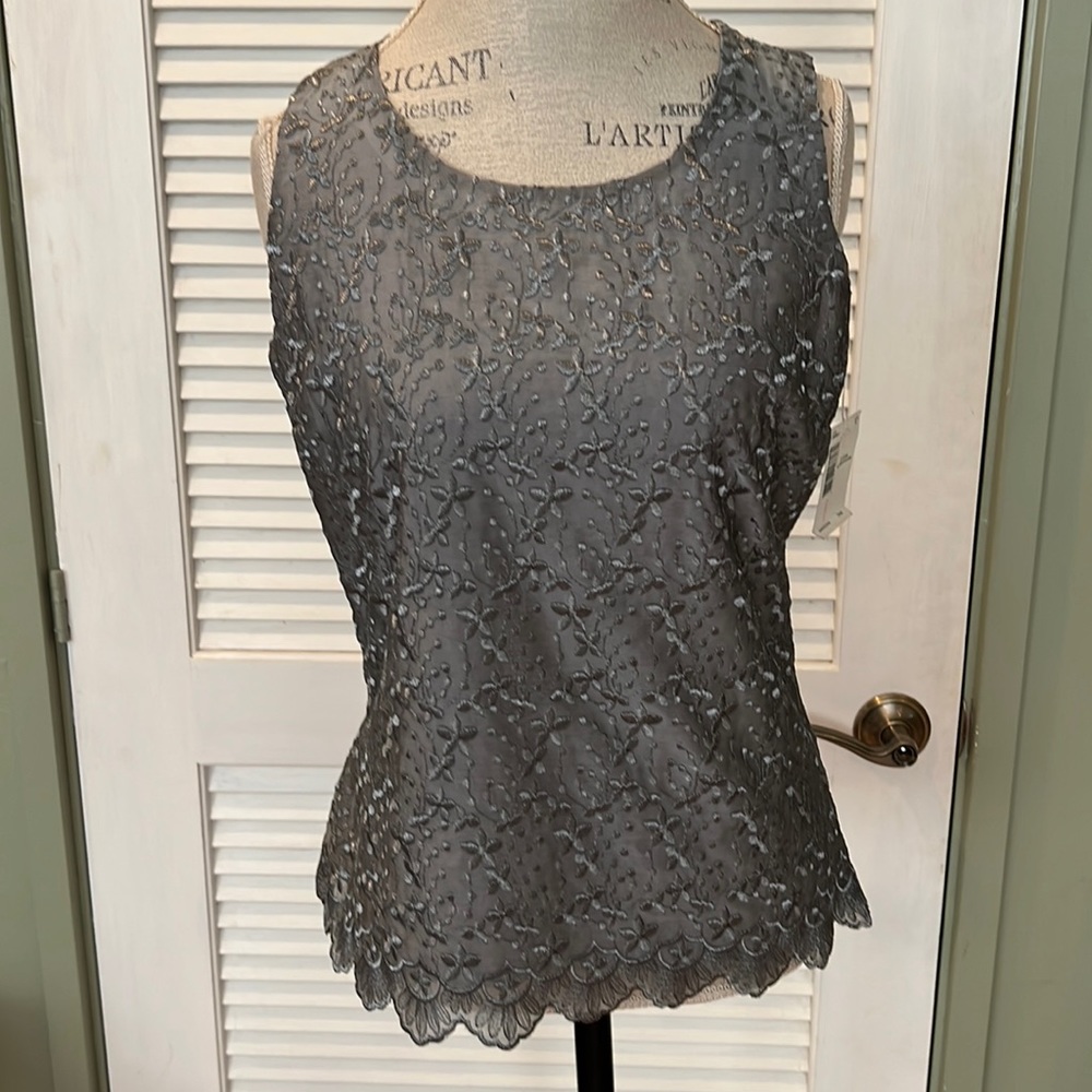 NWT Liz Claiborne Sleeveless Top